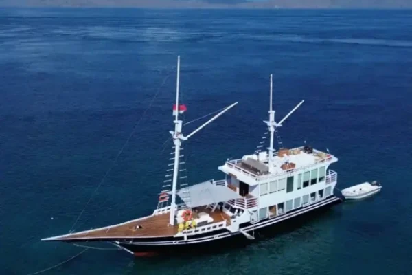 Derya-Liveaboard-Phinisi-Trip-5-scaled