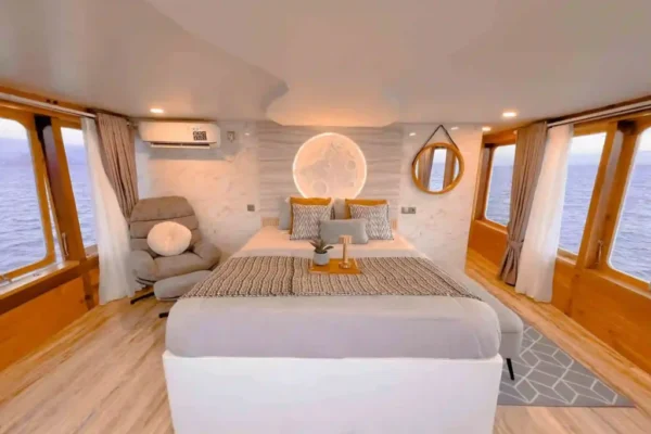 Semesta-Voyages-Moon-Cabin-8 (1) Semesta-Voyages-Moon-Cabin-8 (1)